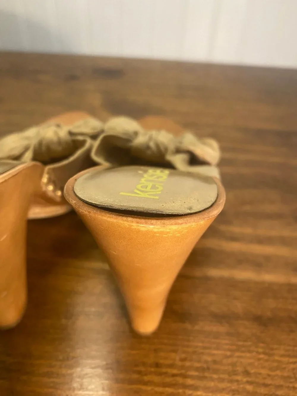 Kensie Girl - Jett Bow Platform Mule Heeled Sandals - Tan/Gold Flecked - 8.5 - Picture 9 of 12